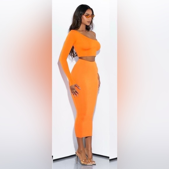 naked wardrobe Dresses & Skirts - Naked, wardrobe, hourglass, midi skirt